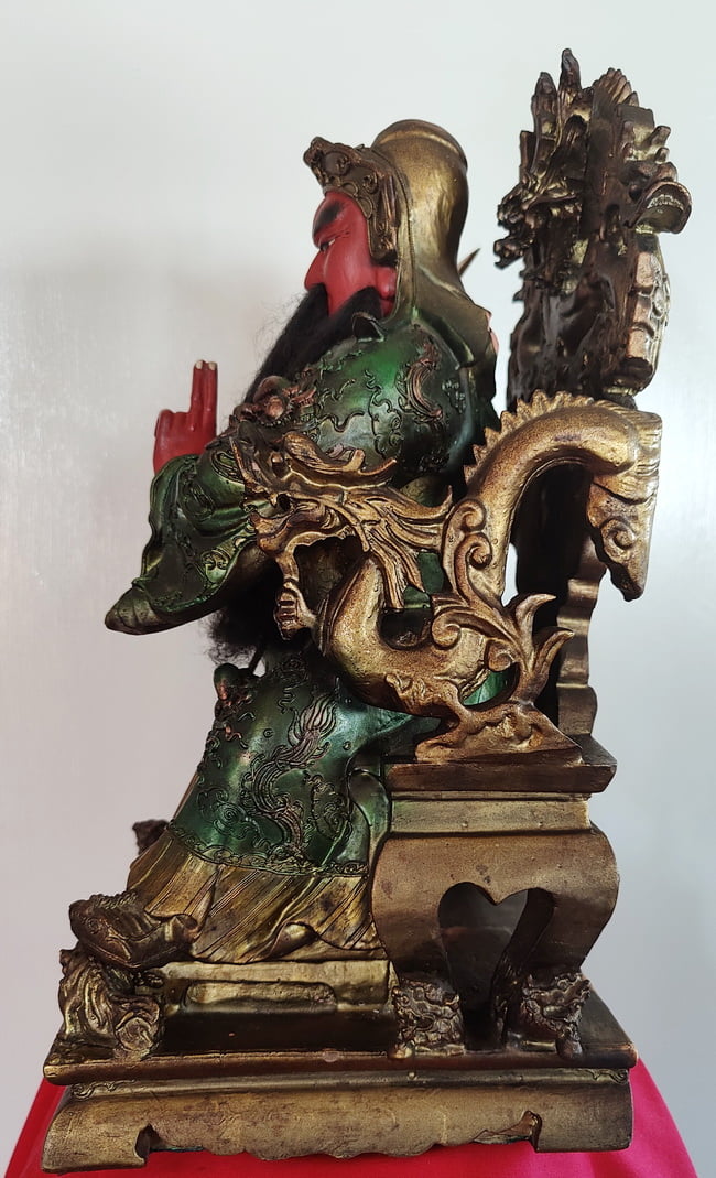 Side View Chinese Deity Guan Yu