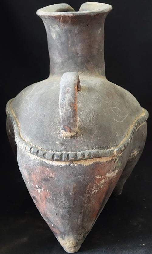 Back view Chinese Earthenware Shang Dynasty Tripod Vessel
